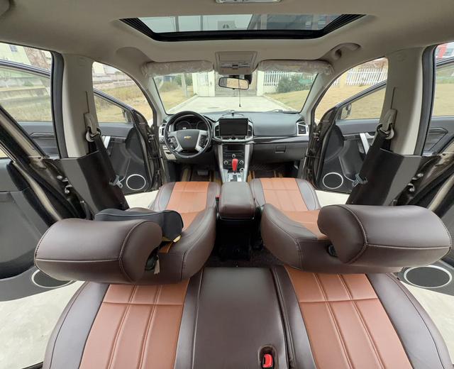 Chevrolet Captiva 2015 2.4L AWD Flagship 7-Seater – фото 6