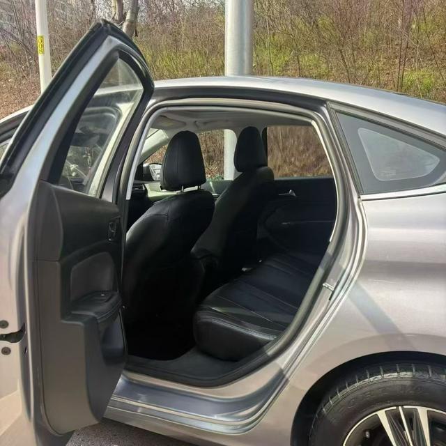 Peugeot 3008 2013 1.6THP Automatic Trend Модель 2018 года 1.6L автоматическое Deluxe Edition – фото 6