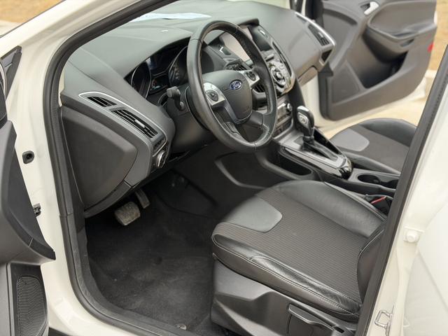 Ford Focus 2012 Hatchback 1.6L Automatic Style – фото 3