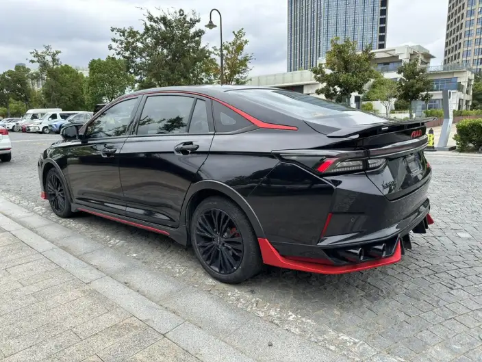 Yixuan Max 2022 Model 1.5T Dark Night Edge Edition