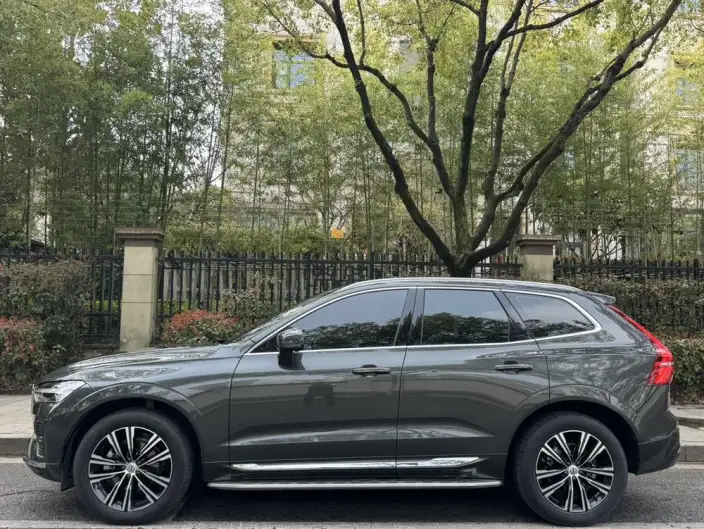 Volvo XC60 2022 Model B5 4WD Smart Range Deluxe Edition