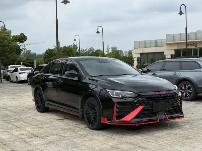 Yixuan Max 2022 Model 1.5T Dark Night Edge Edition