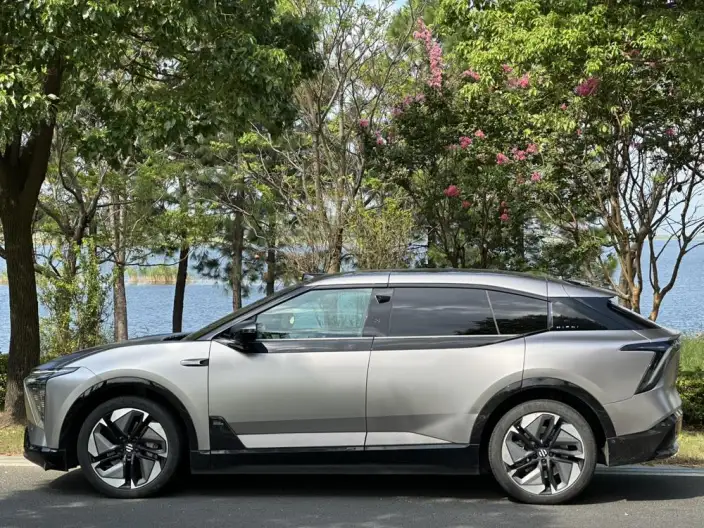 HiPhi HiPhi Y 2023 Model 560km Elite Edition