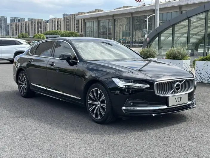 Volvo S90 2021 Model B5 Smart Range Deluxe Edition