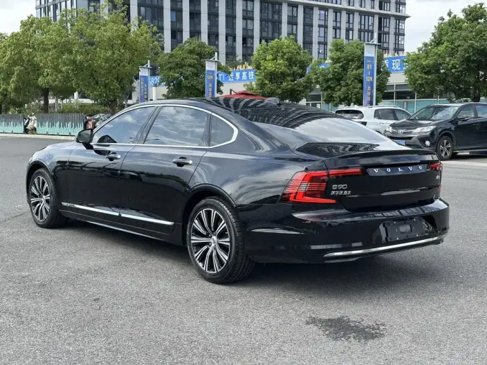 Volvo S90 2021 Model B5 Smart Range Deluxe Edition