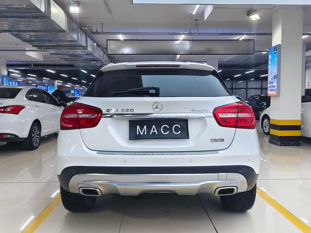 Mercedes-Benz GLA 2017 GLA 220 4MATIC Fashion – фото 8