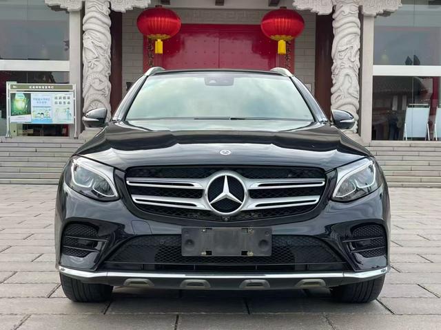Mercedes-Benz GLC 2017 GLC 260 4MATIC Luxury – фото 2