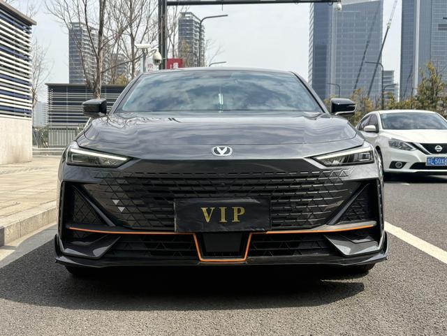 Changan UNI-V 2023 1.5T Sport – фото 2