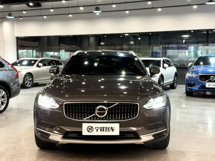 Volvo V90 2024 Model Cross Country B5 AWD Zhiyuan Edition