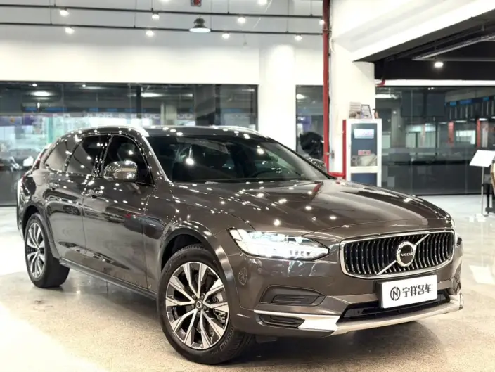 Volvo V90 2024 Model Cross Country B5 AWD Zhiyuan Edition