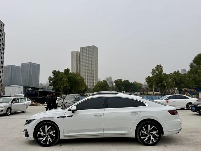 Volkswagen CC 2024 330TSI Dazzling Edition – фото 4