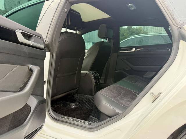 Volkswagen CC 2024 330TSI Dazzling Edition – фото 11