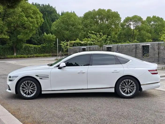 Genesis G80 2023 Model 2.5T 2WD Deluxe Edition