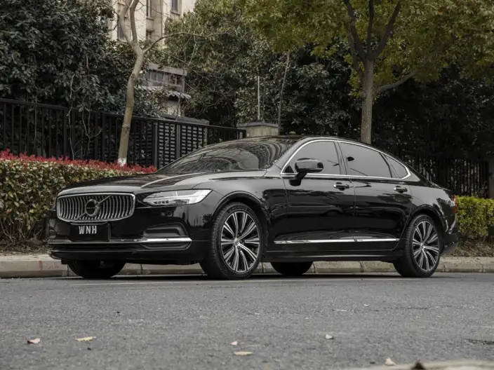 Volvo S90 2023 Model B5 Smart Range Deluxe Edition