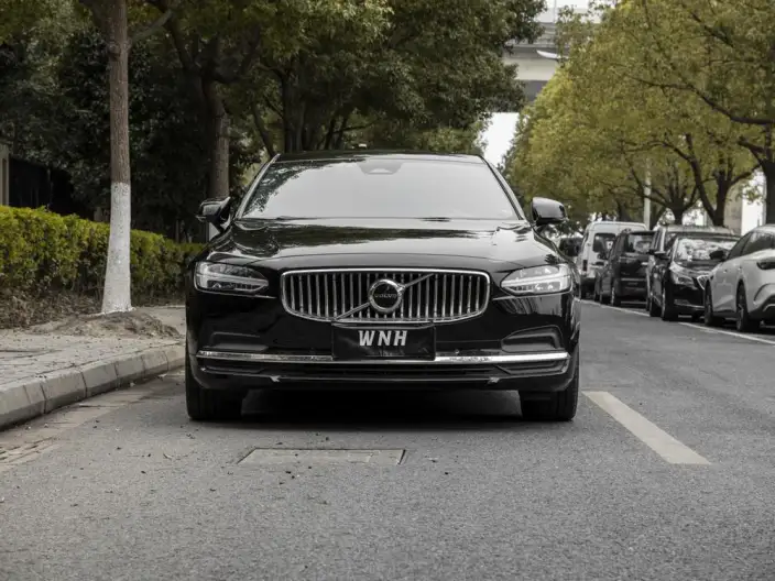 Volvo S90 2023 Model B5 Smart Range Deluxe Edition