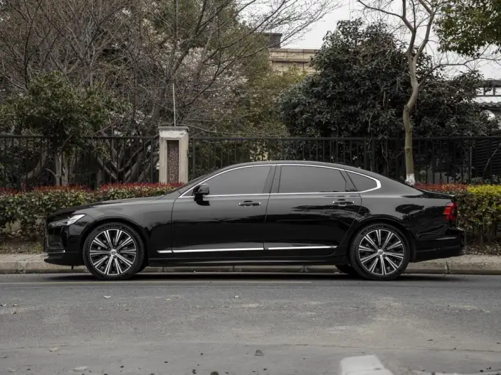 Volvo S90 2023 Model B5 Smart Range Deluxe Edition