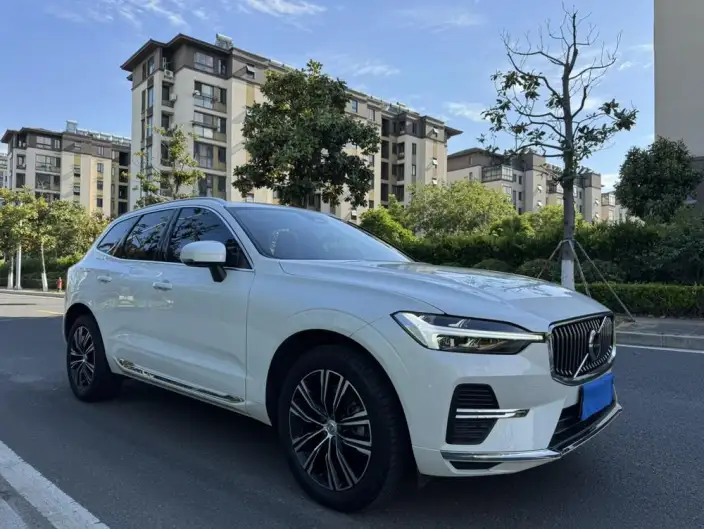 Volvo XC60 2022 Model B5 4WD Smart Range Deluxe Edition