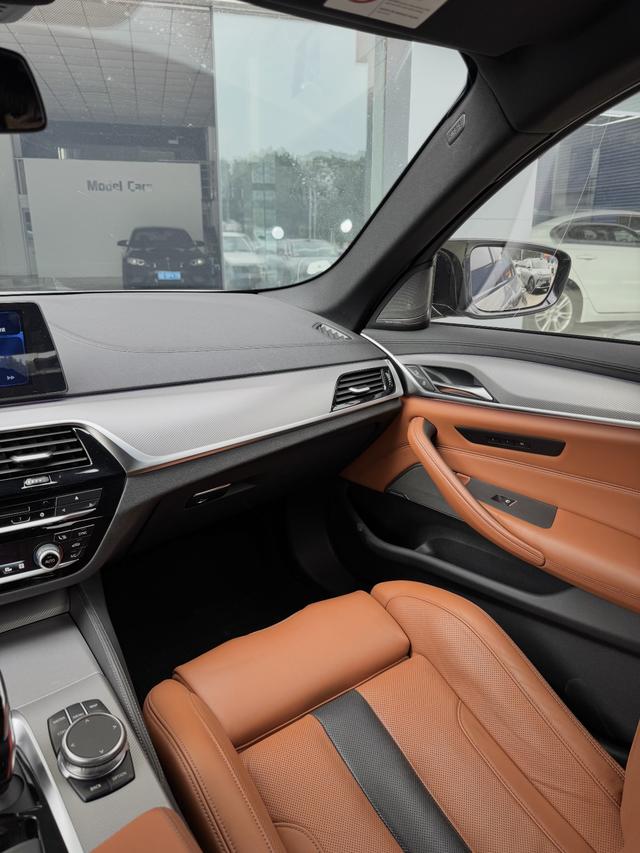 BMW M5 Модель 2018 года M5 – фото 7