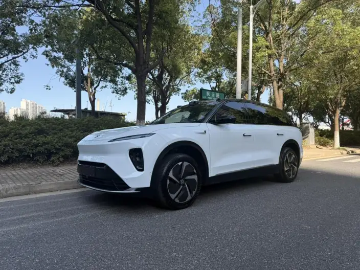 NIO ES8 2023 Model 75kWh