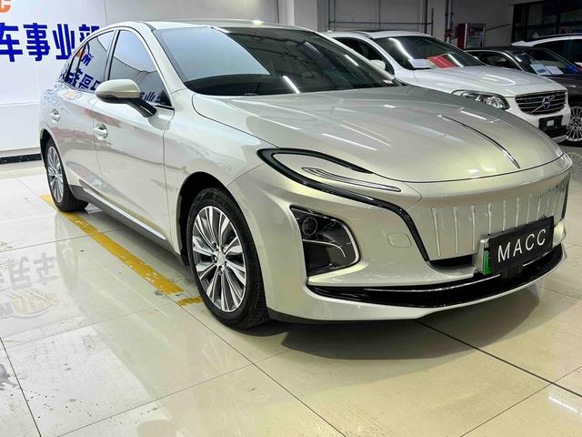 Hongqi E-QM5 2025 модификация 610KM PLUS Edition – фото 3