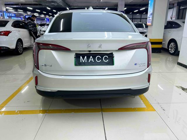 Hongqi E-QM5 2025 модификация 610KM PLUS Edition – фото 8