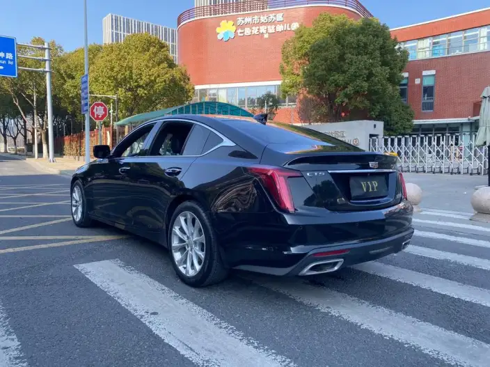Cadillac CT5 2022 Model 28T Fashion Model
