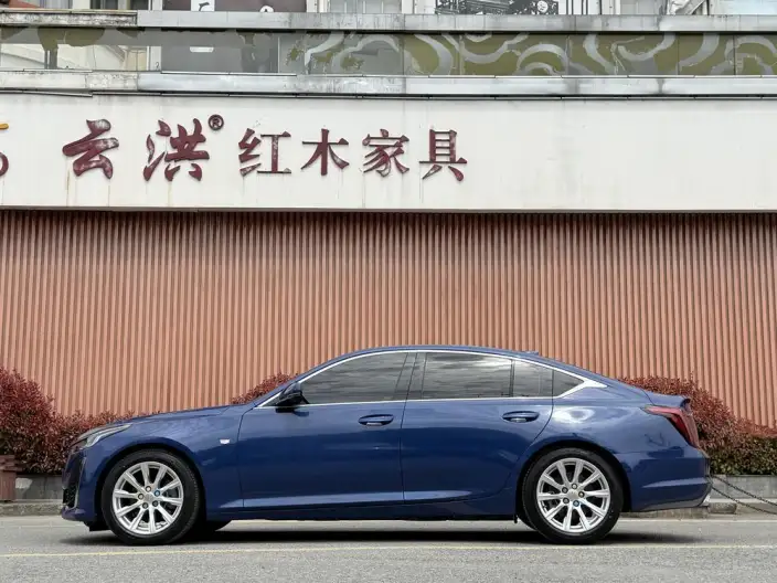 Cadillac CT5 2020 Model 28T Fashion Model