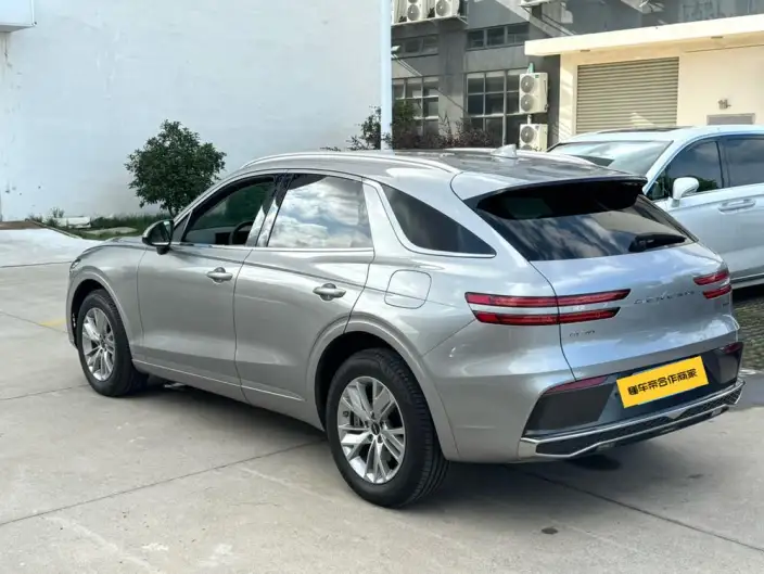 Genesis GV70 2025 Model 2.5T Rear Drive Deluxe Edition