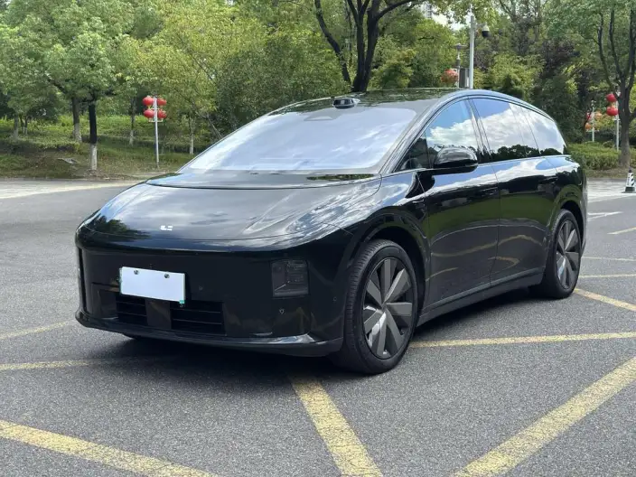 Li Auto i8 2025 Model Standard Edition