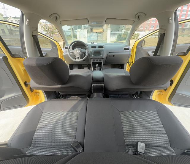 Volkswagen Polo 2013 1.6L Automatic Comfort – фото 6