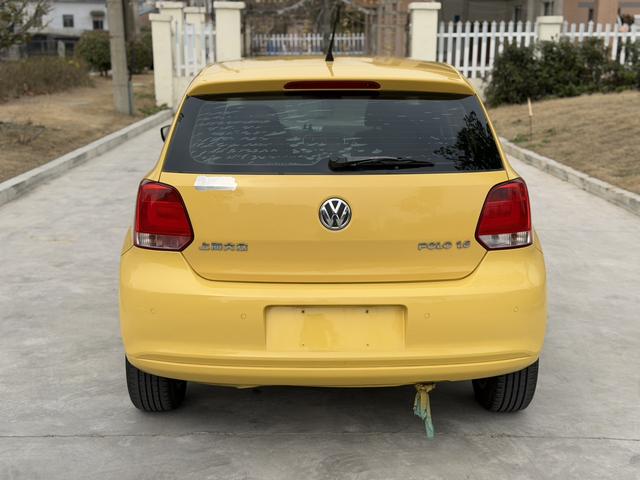 Volkswagen Polo 2013 1.6L Automatic Comfort – фото 9
