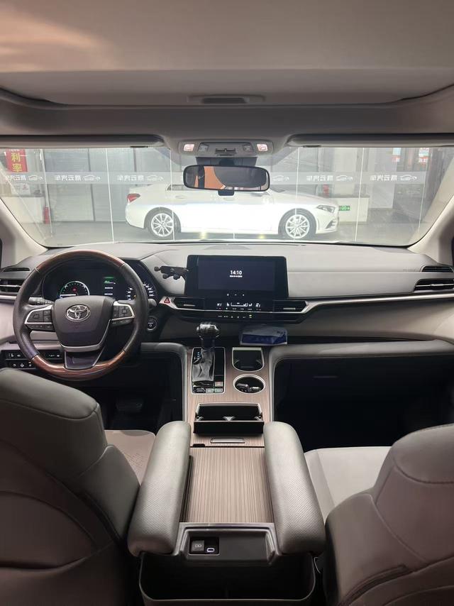 Granvia 2024 модификация Intelligent Hybrid 2.5L 2WD Com f ort Edition – фото 6