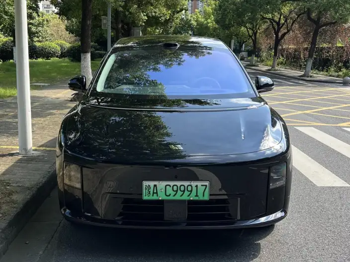 Li Auto i8 2025 Model Standard Edition