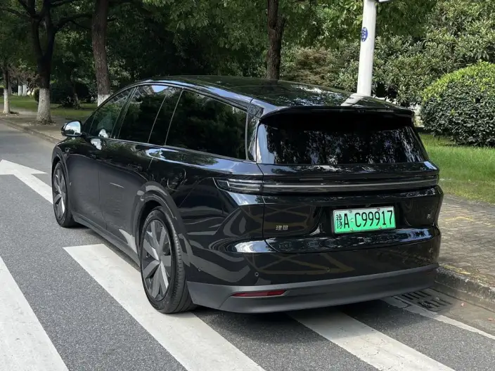 Li Auto i8 2025 Model Standard Edition