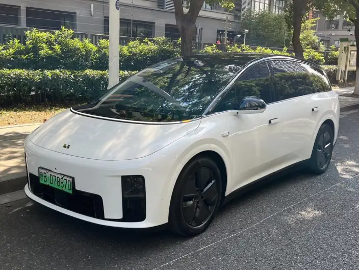 Li Auto i8 2025 Model Standard Edition
