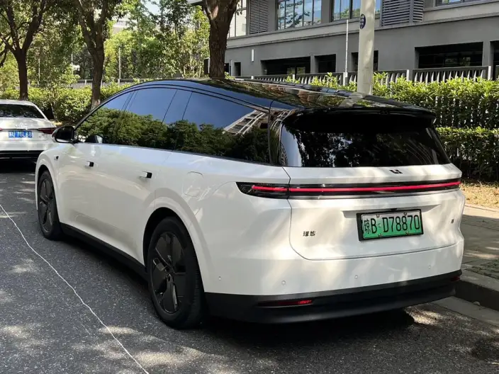 Li Auto i8 2025 Model Standard Edition