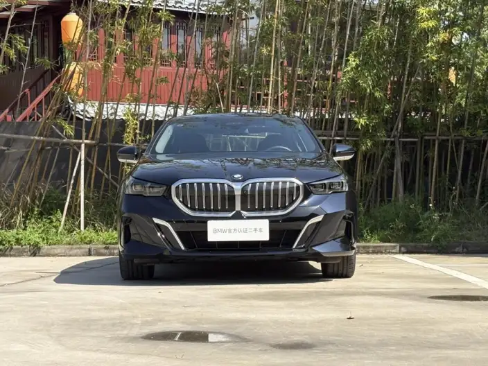 BMW 5 Series 2025 Model 530Li Exclusive Model M Sports Set
