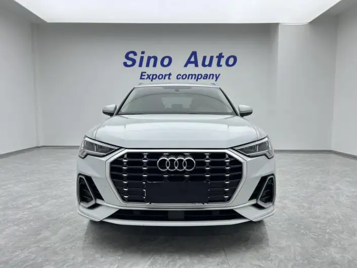 AUDI Q3 2023 Model 35 TFSI Fashion Dynamic Model