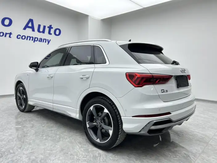 AUDI Q3 2023 Model 35 TFSI Fashion Dynamic Model