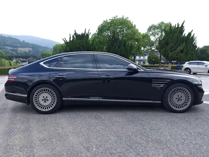 Genesis G80 2023 Model 2.5T 4WD Ultimate Edition