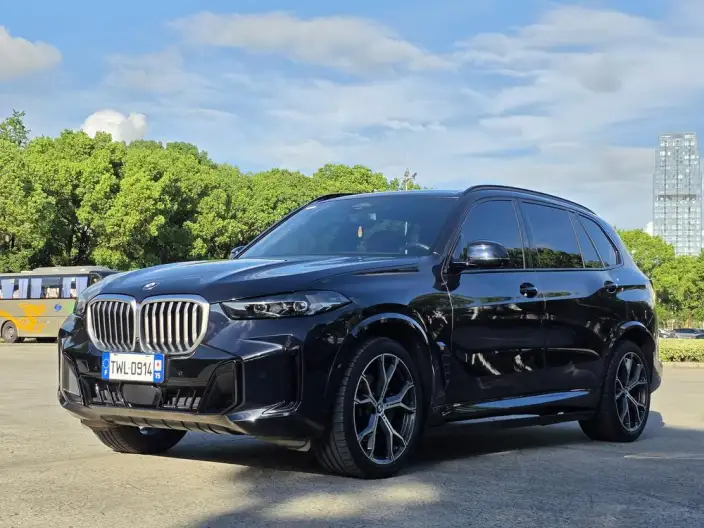 BMW X5 2023 Model xDrive30Li Exclusive Model M Sports Night Set