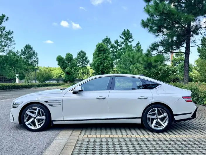 Genesis G80 2024 Model 2.5T 4WD Deluxe Edition