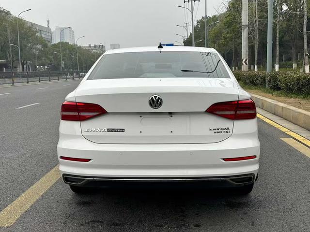 Volkswagen Lavida Модель 2018 года 280TSI DSG Com f ort Edition National V – фото 8