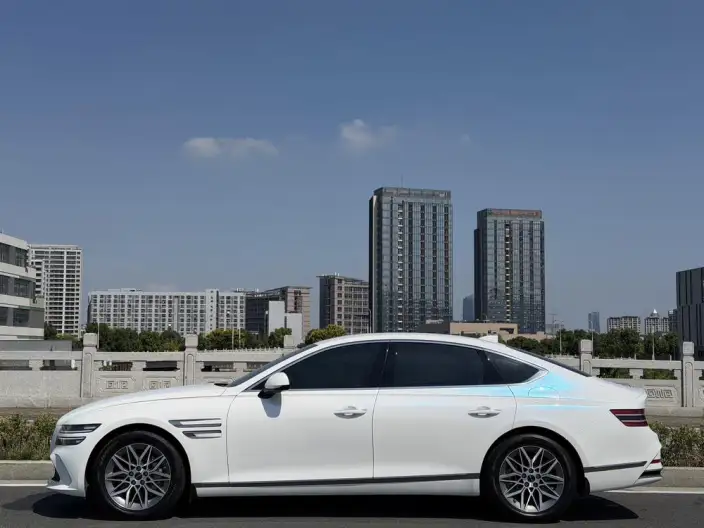 Genesis G80 2024 Model 2.5T 2WD Deluxe Edition