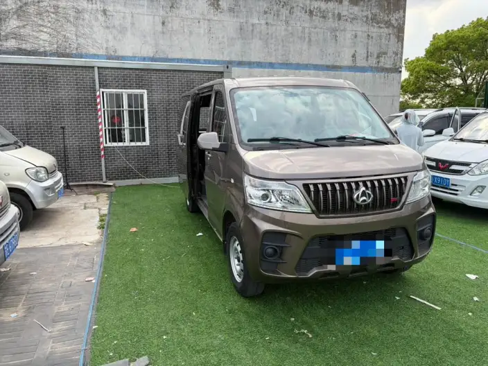 Ruixing M60 2023 Model 1.5L Elite Model Passenger car 6/7 seat Back lift door