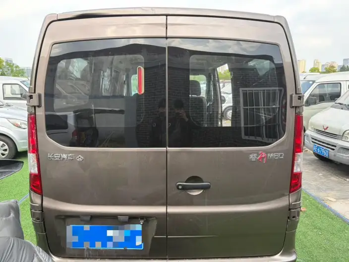 Ruixing M60 2023 Model 1.5L Elite Model Passenger car 6/7 seat Back lift door