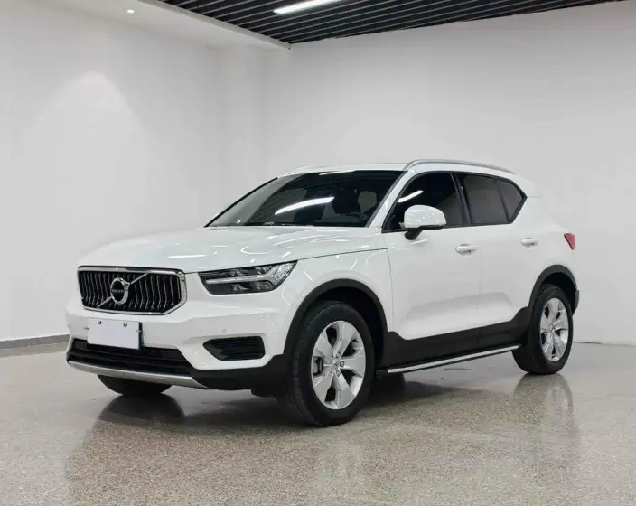 Volvo XC40 2022 Model T4 4WD Zhixing Fashion Edition