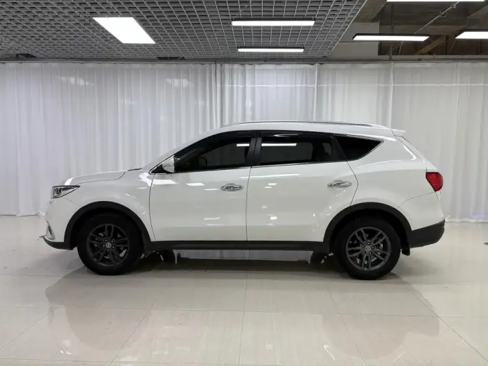 Dongfeng Fengguang 580 2020 Model 1.5T CVT Luxury Model