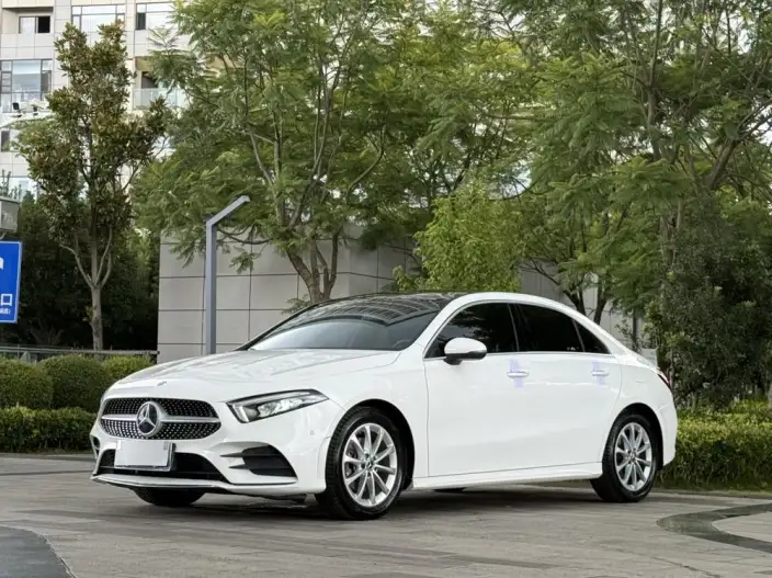 Mercedes-Benz A-class 2022 Model A 200 L Sports sedan Fashion Edition