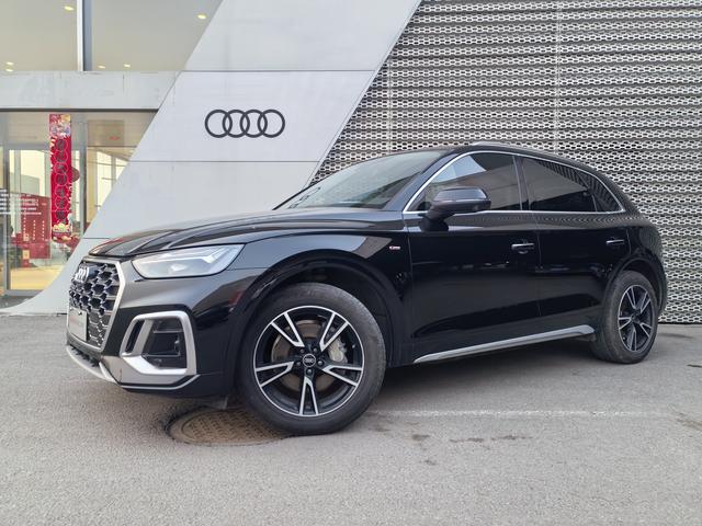 Audi Q5L 2023 40T Style Dynamic – фото 1